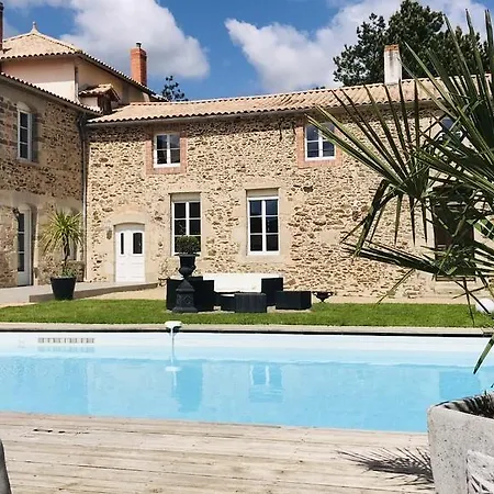 Logis De La Clartiere Bed & Breakfast 3*